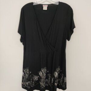 Midtown Women's Blouse Size 1X Black Floral Print Rayon Stretch Resortwear Comfy
